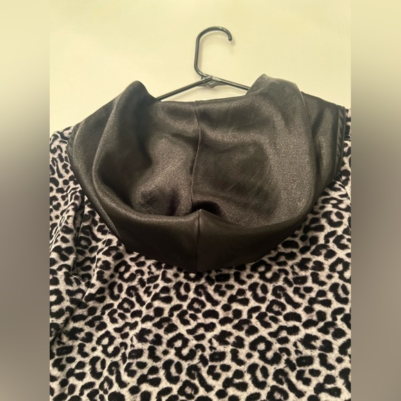 TOTAL GIRL GIRLS XL (18-1/2) PRINTED HOODIE FULL ZIPPER BLACK/GREY. - Picture 3 of 7